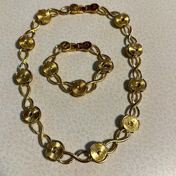 Vintage gold tone chain and bead metal necklace and bracelet (543) - Picture 2 of 7